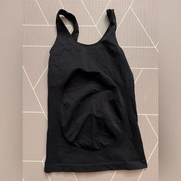 Ingrid+Isabel Seamless Belly Support Maternity Tank Top Bundle (2), M/L, black - Picture 2 of 4